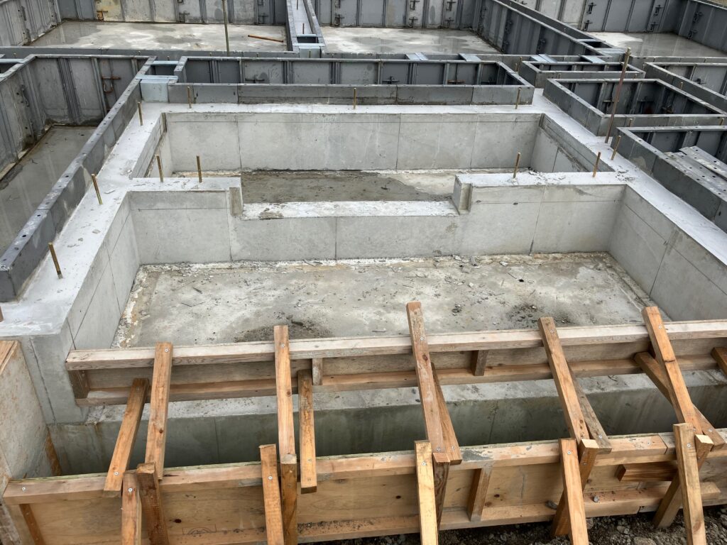 基礎工事